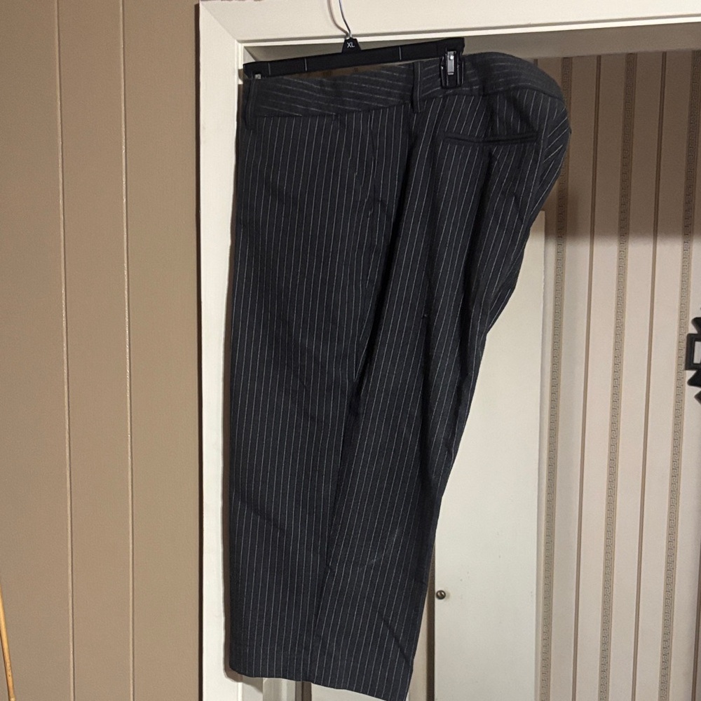 Old Navy Black Pinstripe Capris